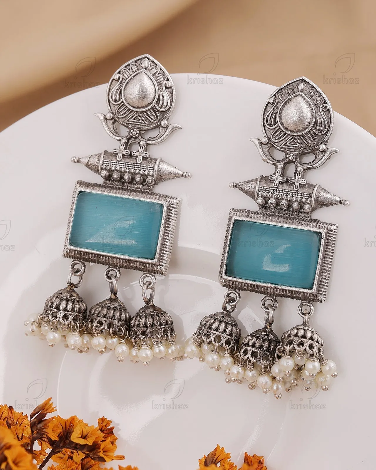 Maanya Dangler Earrings - wxo