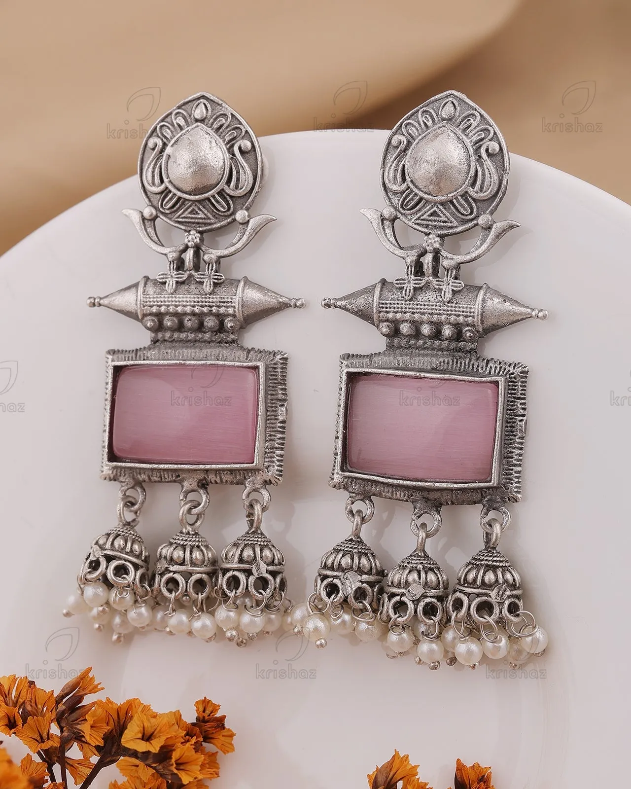 Maanya Dangler Earrings - wxo